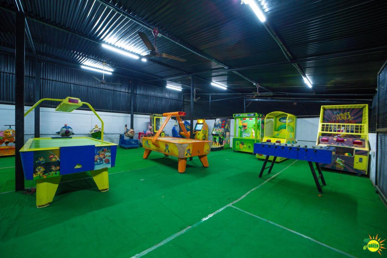Summer Green Resort Haiderabad Buitenkant foto