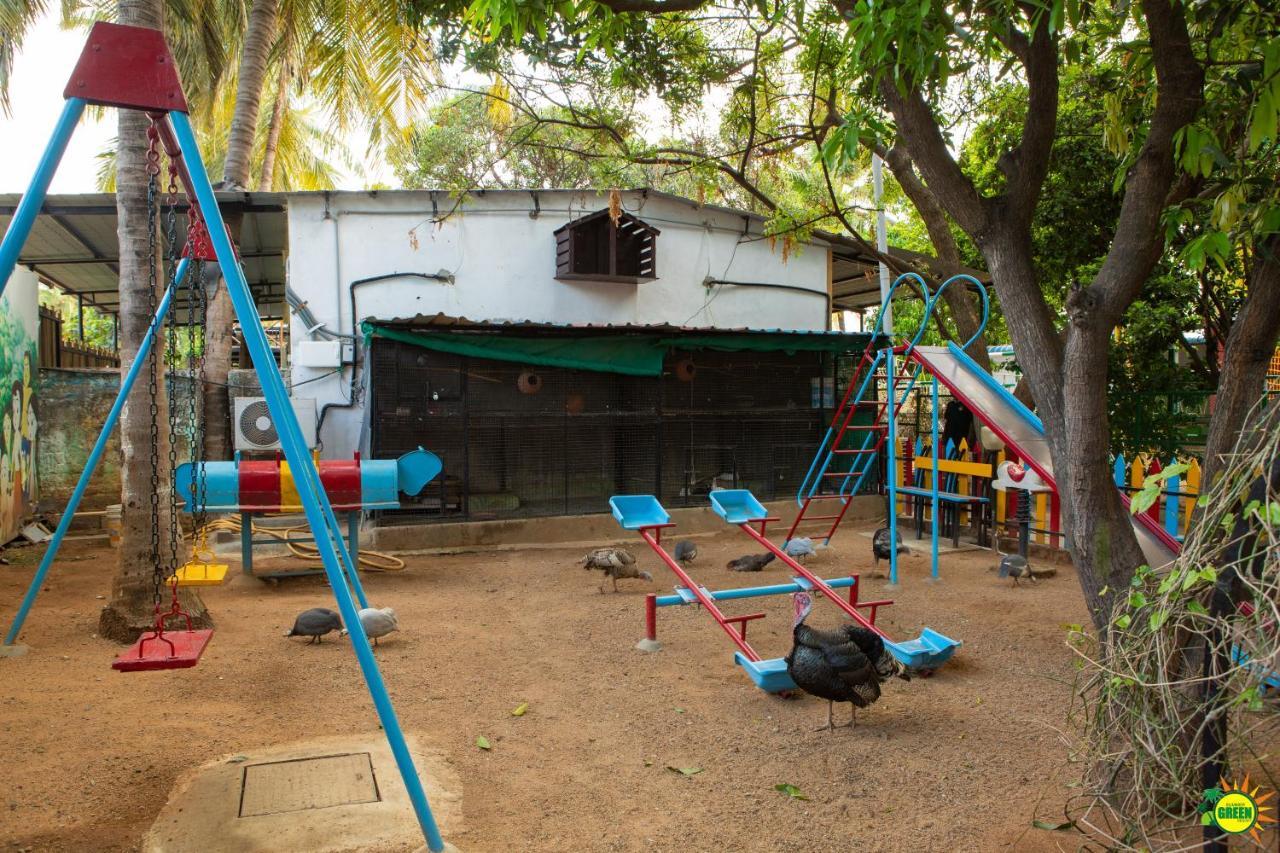 Summer Green Resort Haiderabad Buitenkant foto